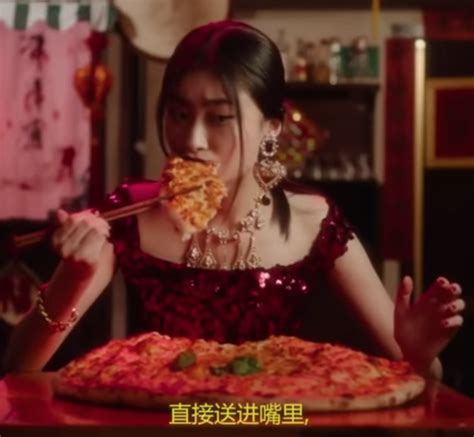 dolce gabbana pizza chopsticks|dolce and gabbana controversial ad.